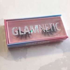 Glamnetic Heatwave lashes, sealed